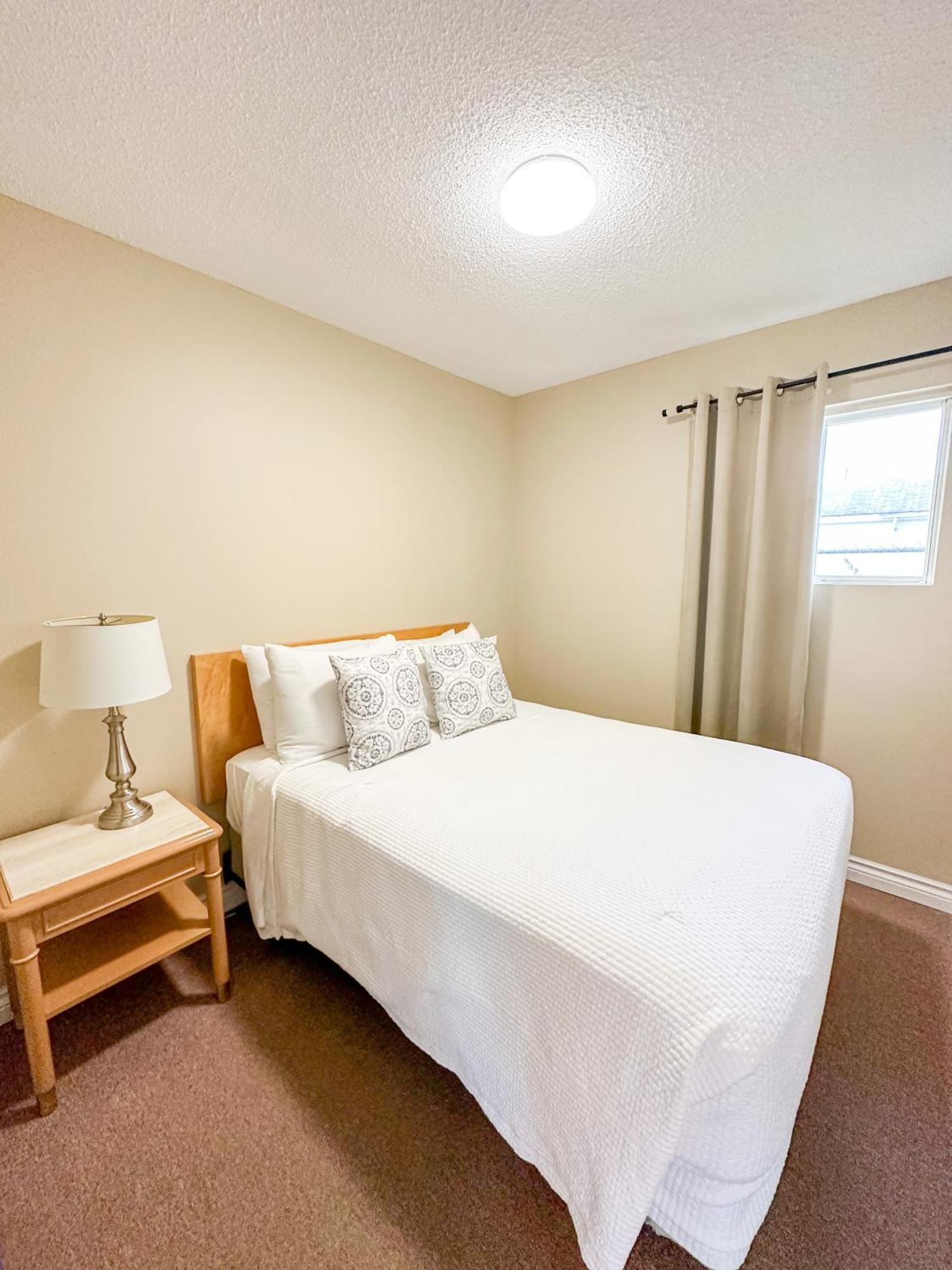 Oasis By The Bay Vacation Suites Wasaga Beach Zewnętrze zdjęcie