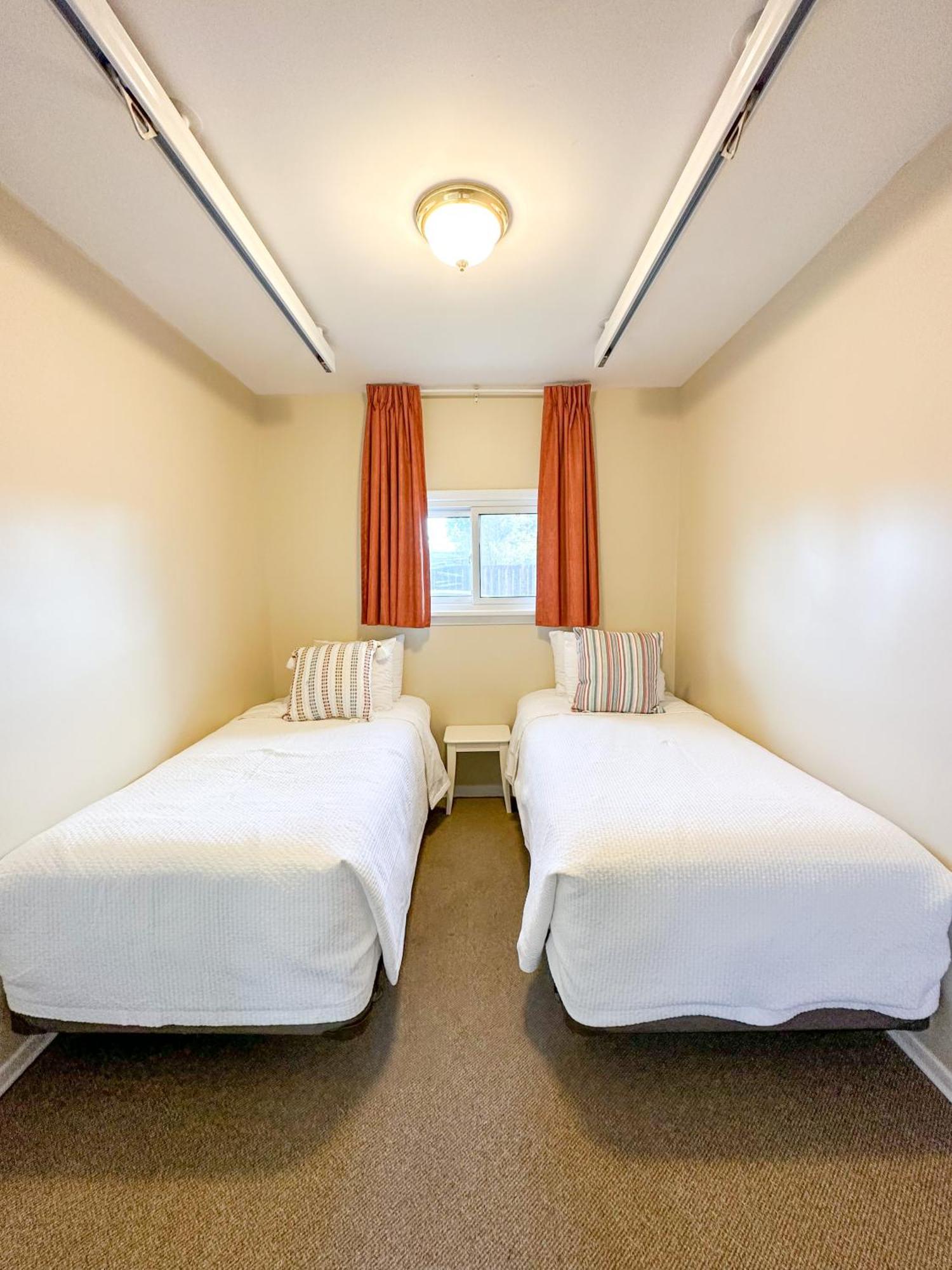 Oasis By The Bay Vacation Suites Wasaga Beach Zewnętrze zdjęcie