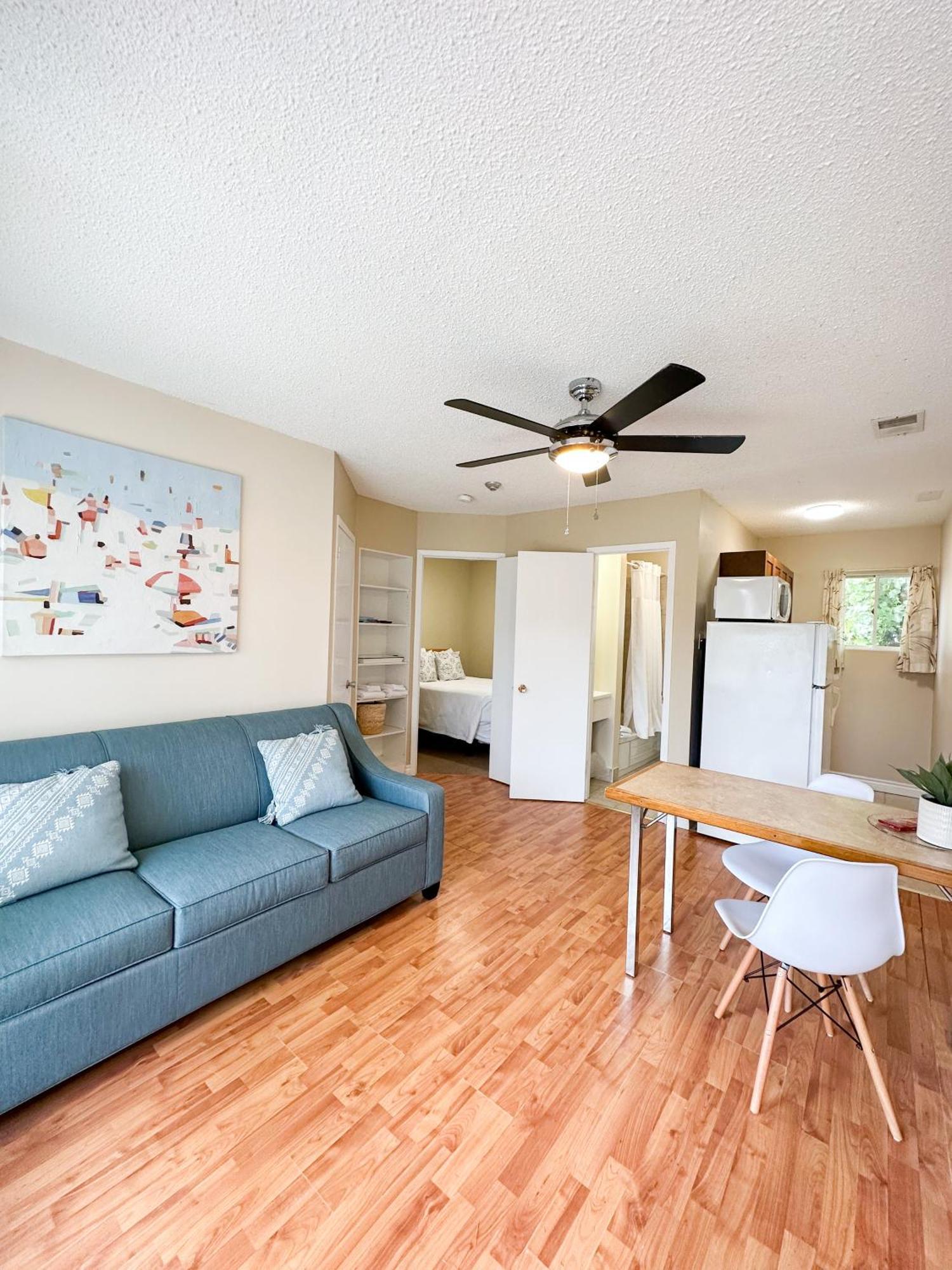 Oasis By The Bay Vacation Suites Wasaga Beach Zewnętrze zdjęcie
