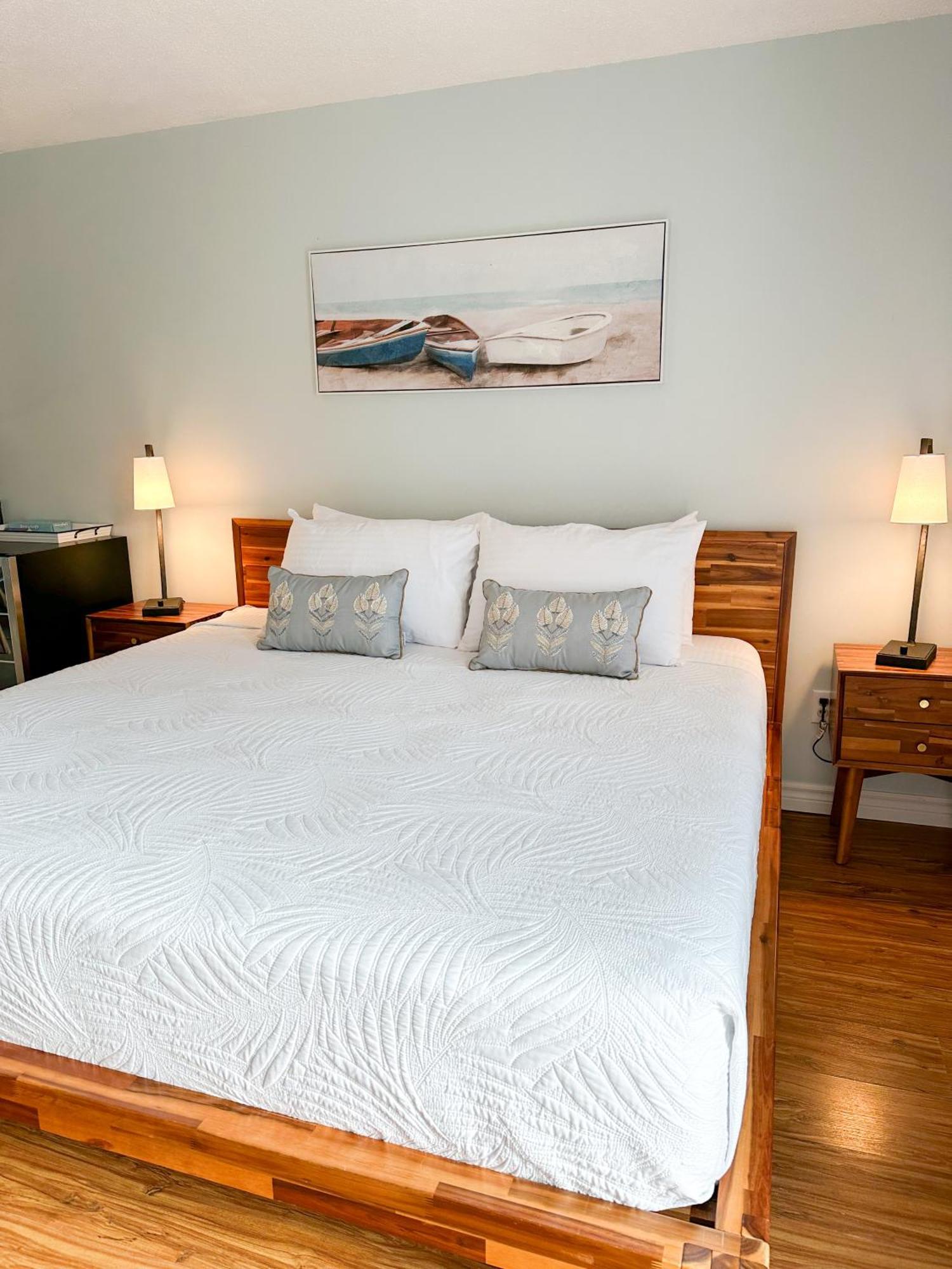 Oasis By The Bay Vacation Suites Wasaga Beach Zewnętrze zdjęcie