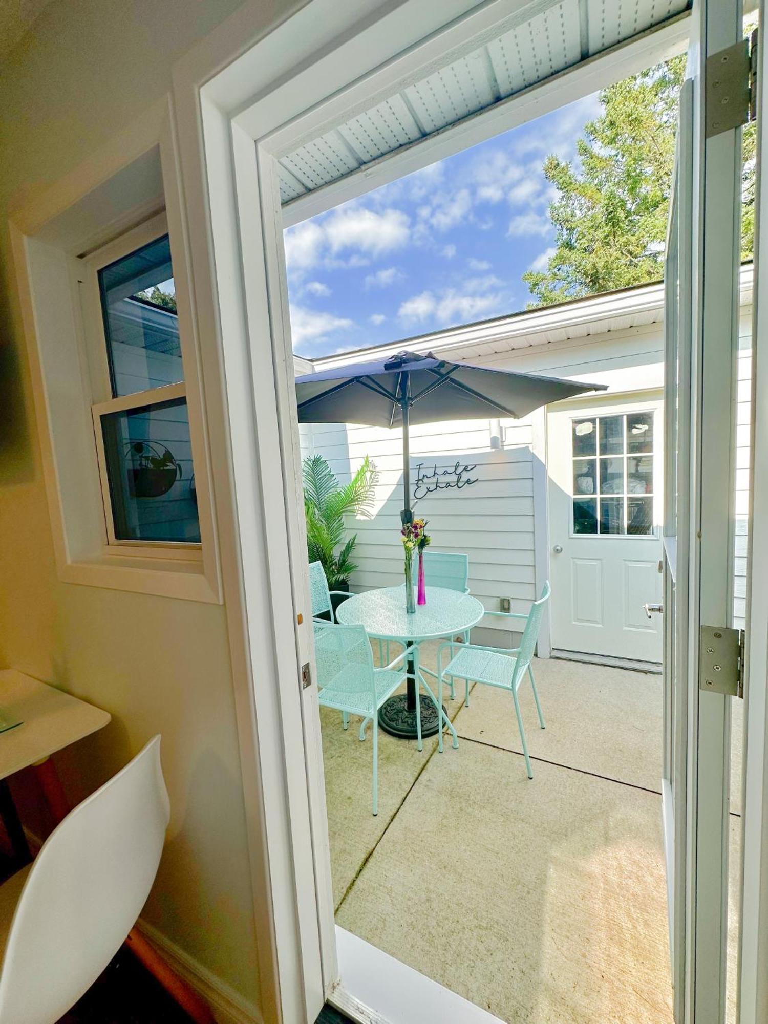 Oasis By The Bay Vacation Suites Wasaga Beach Zewnętrze zdjęcie