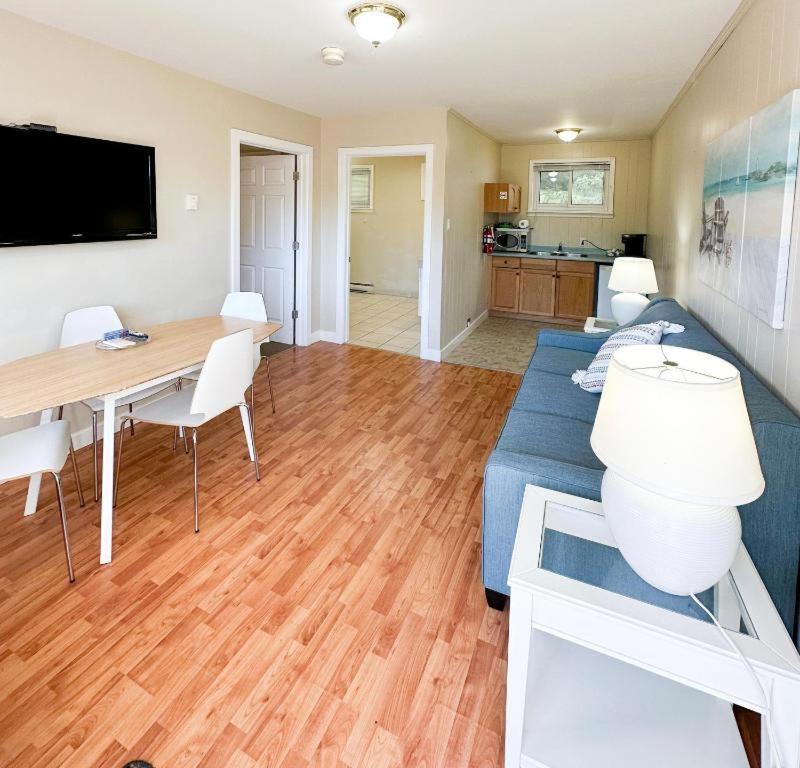 Oasis By The Bay Vacation Suites Wasaga Beach Zewnętrze zdjęcie