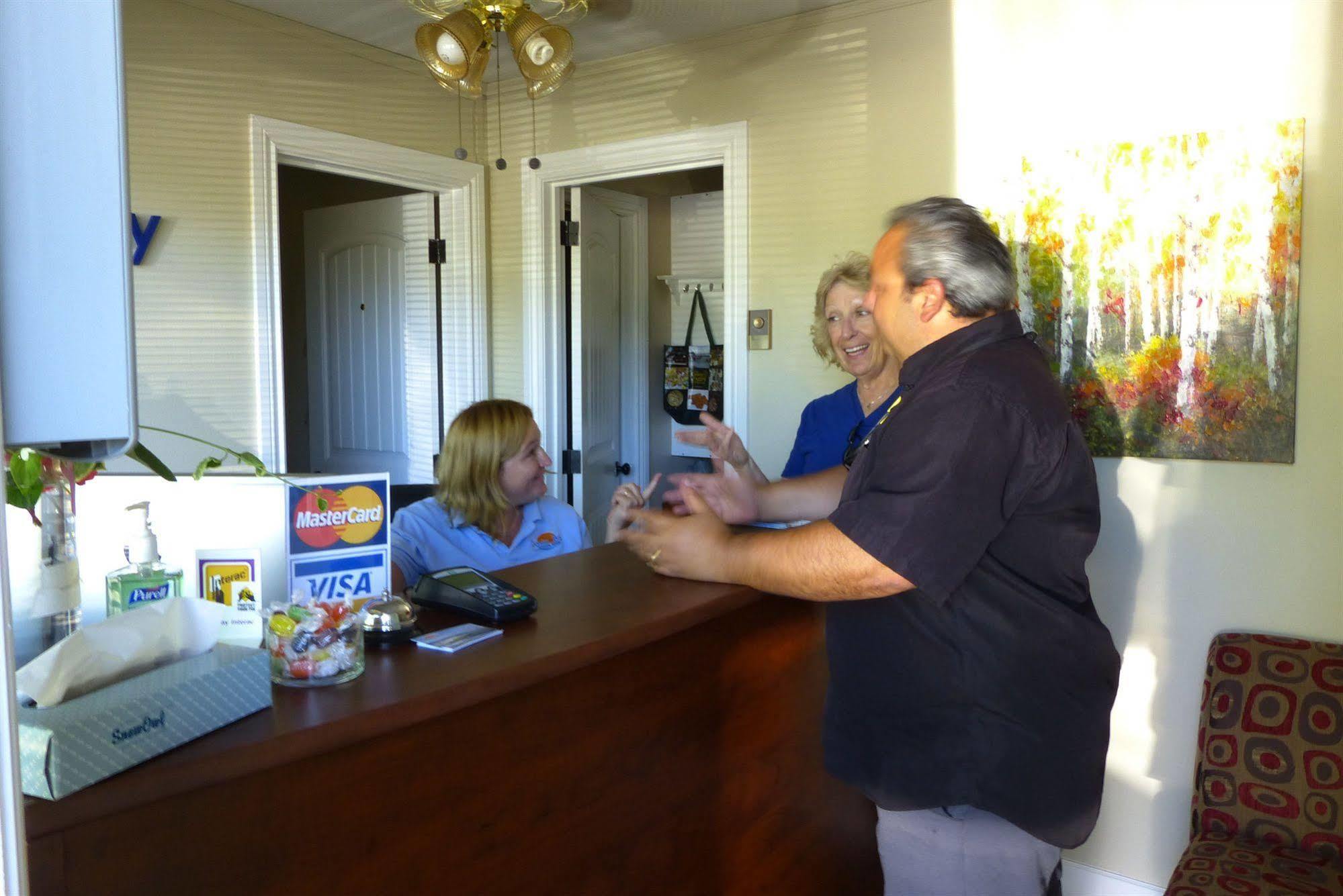 Oasis By The Bay Vacation Suites Wasaga Beach Zewnętrze zdjęcie